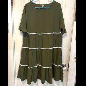 Kirundo Tiered Midi Olive Green White Dress Large Short Sleeve Prairie Boho EUC